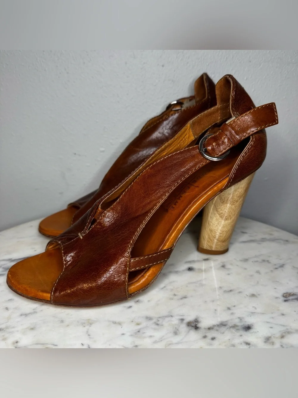 Latitude Femme Sandals Size 39/ US 8.5 Made in Italy Leather heels shoes
